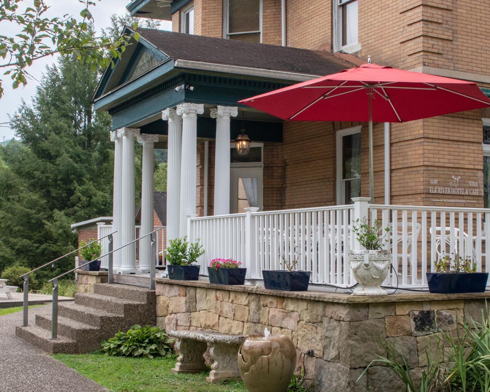 Elk River Hotel & Cafe Sutton Exteriér fotografie